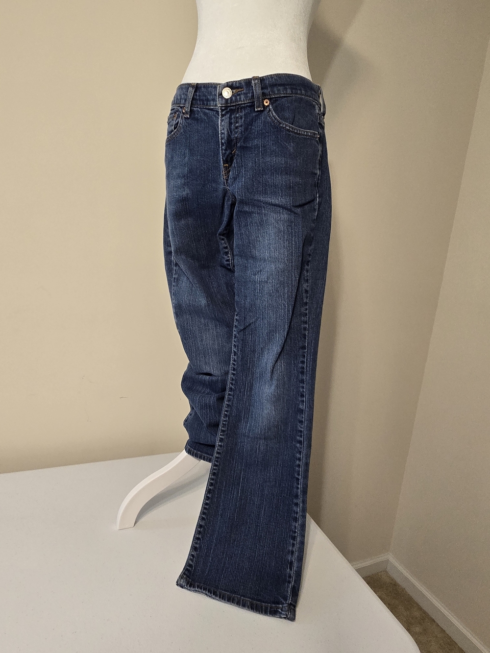 Classic Women's Levi's Blue Boot Cut Jeans Size 6M